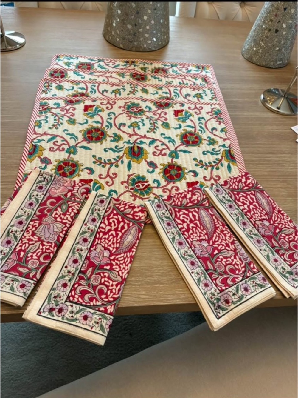 NEW JANINI PARIS Placemats & Napkins! Absolutely Gorgeous!